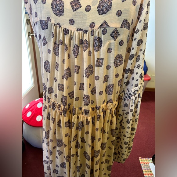 Free People Oversized Button Up Sheer top with layers Ruffled in and Under top - Picture 4 of 12